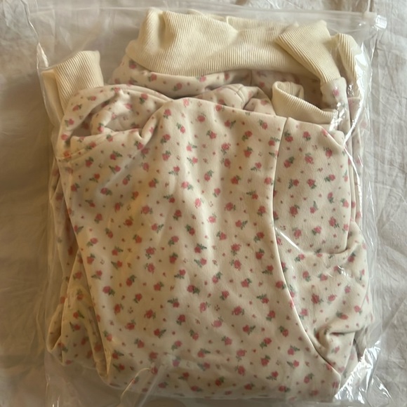Happy Camp3r Vintage Flower Hoodie - Picture 15 of 16